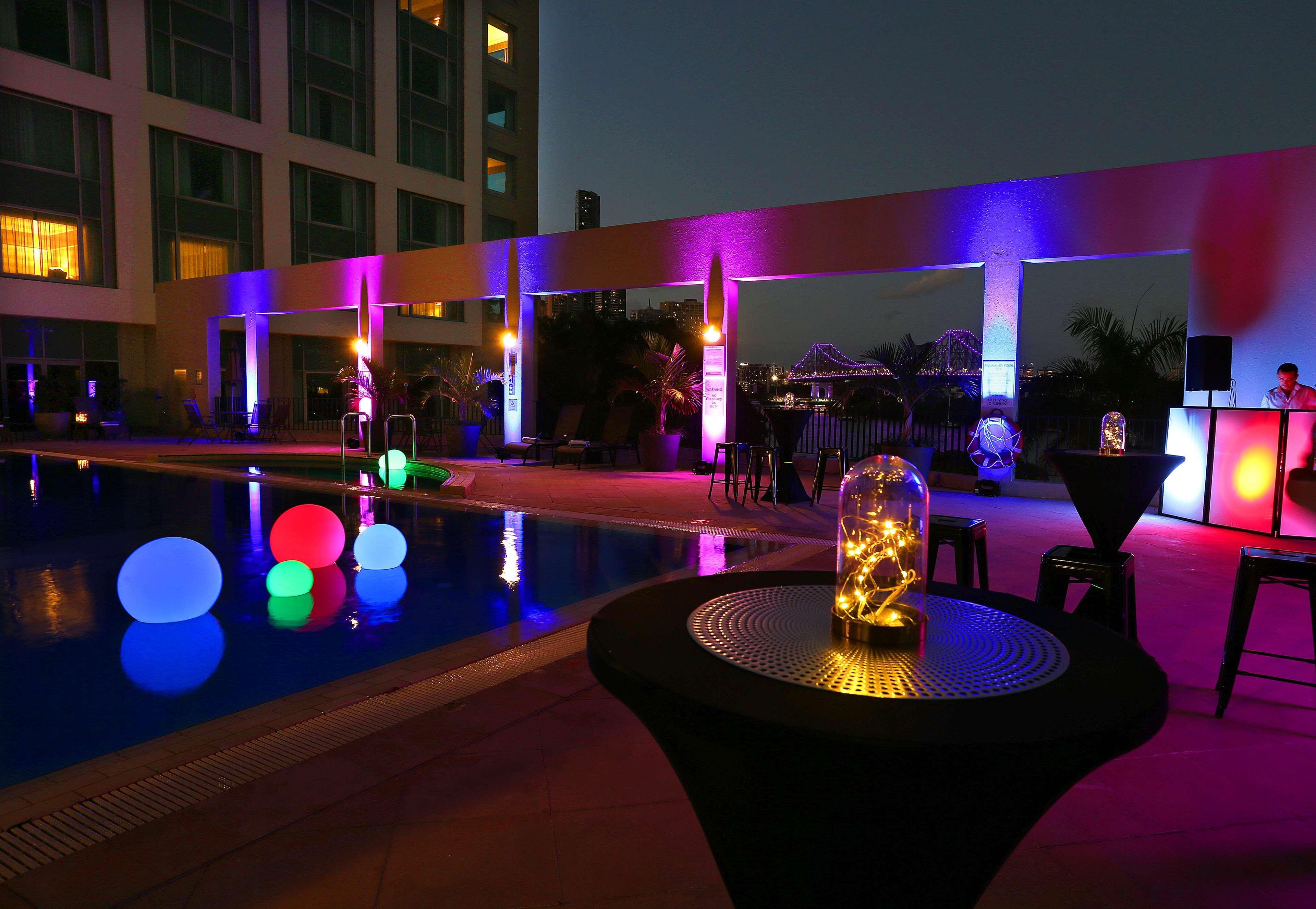 Hotel Stamford Plaza Brisbane Exteriér fotografie The pool at the hotel