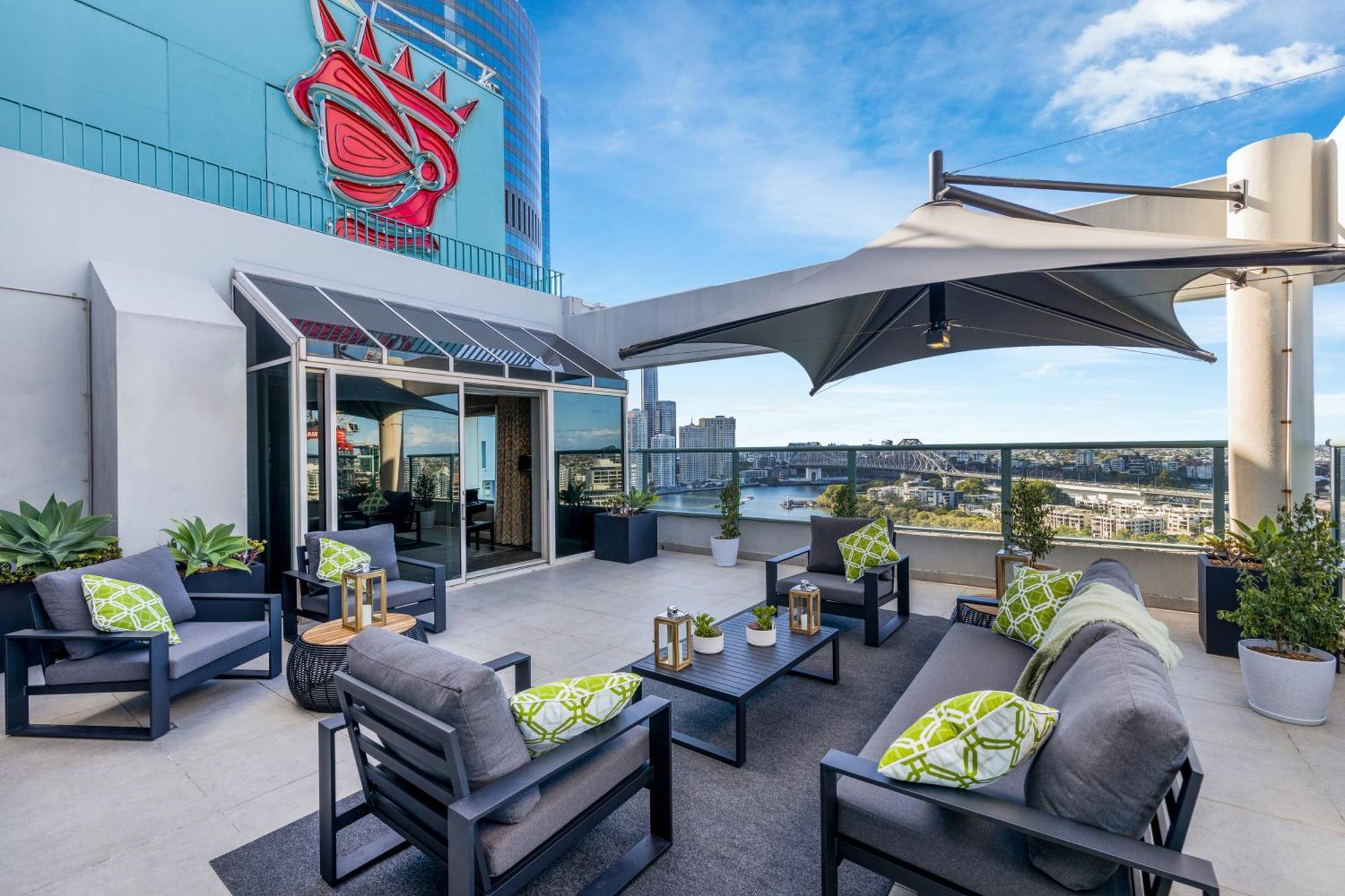 Hotel Stamford Plaza Brisbane Exteriér fotografie The rooftop bar at the Hotel