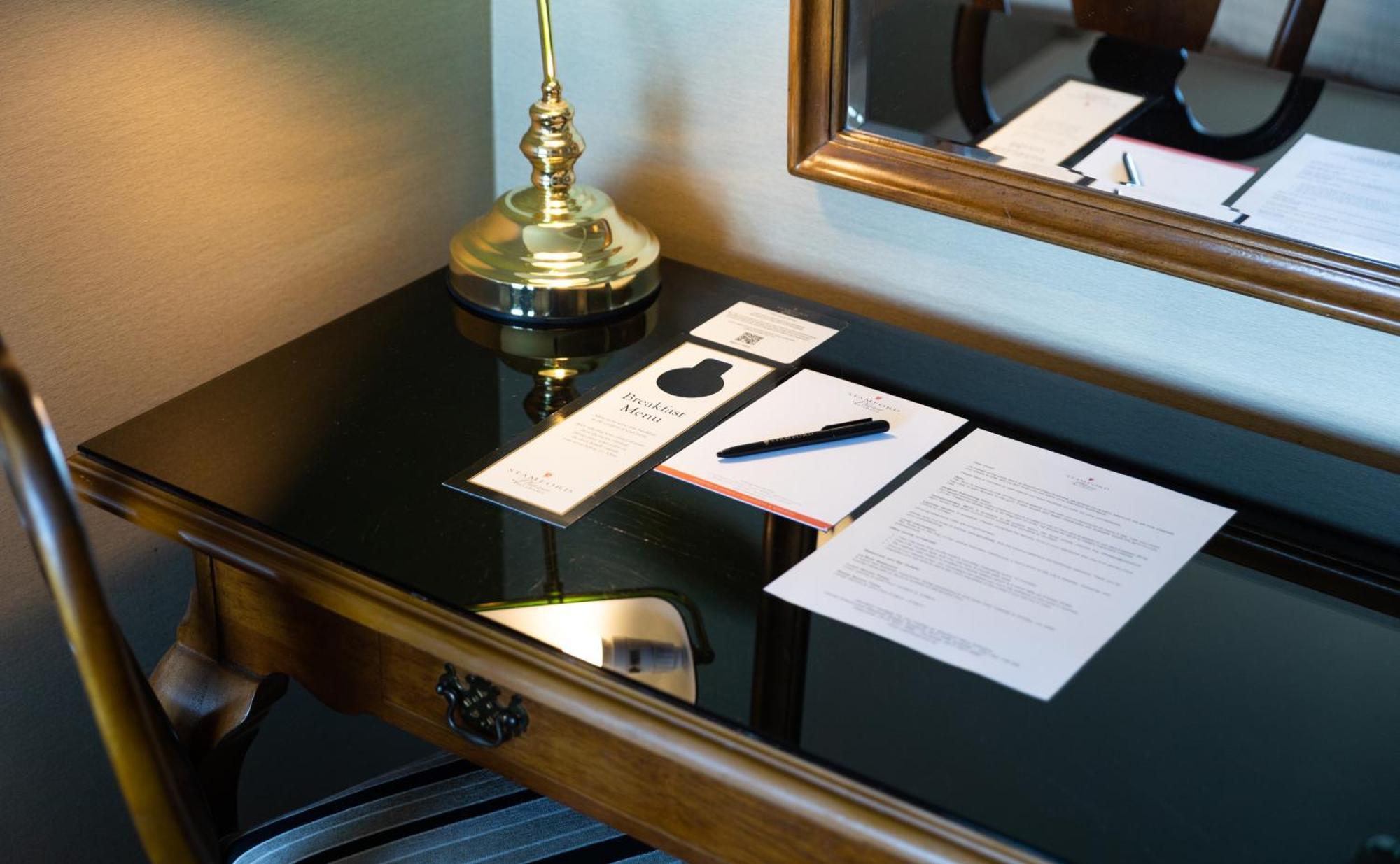 Hotel Stamford Plaza Brisbane Exteriér fotografie A room service menu